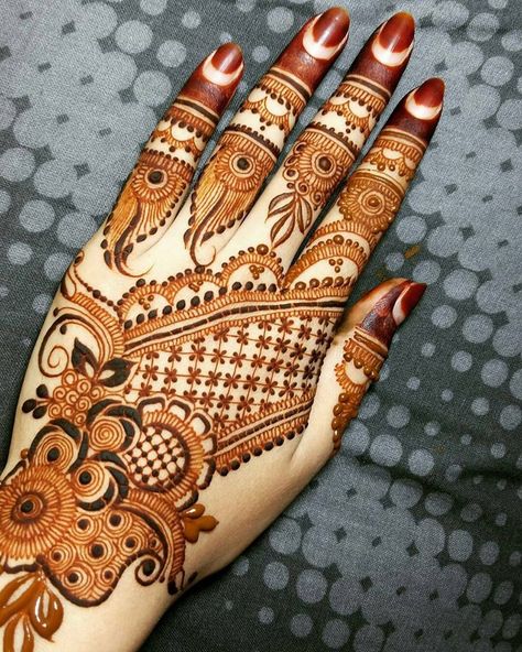 Mehandi designs7