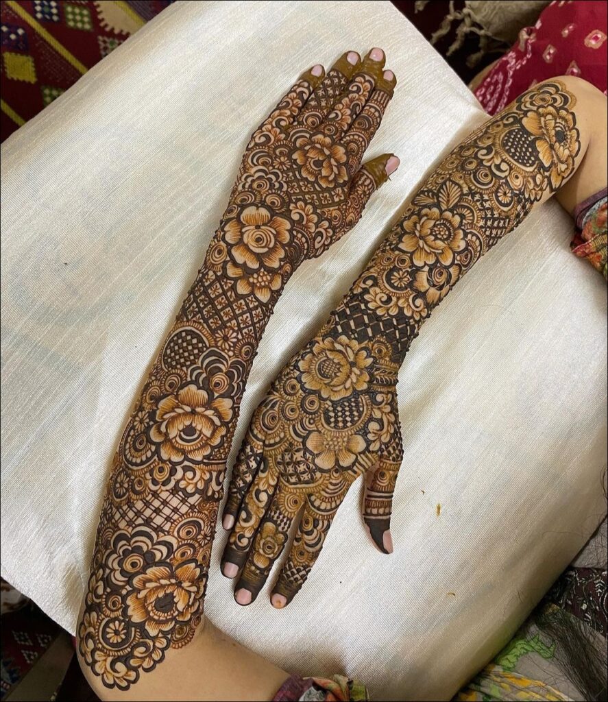 back hand mehndi design simple 5