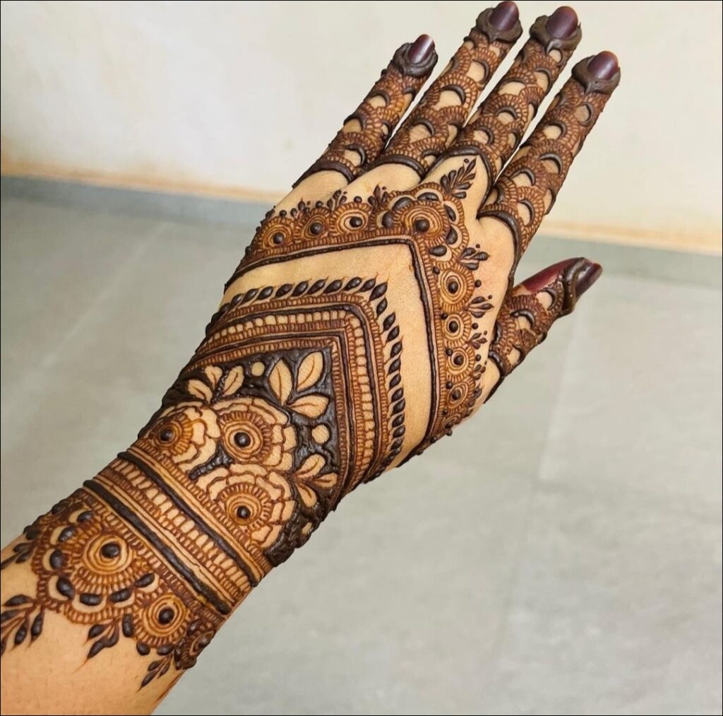 back hand mehndi design simple 7