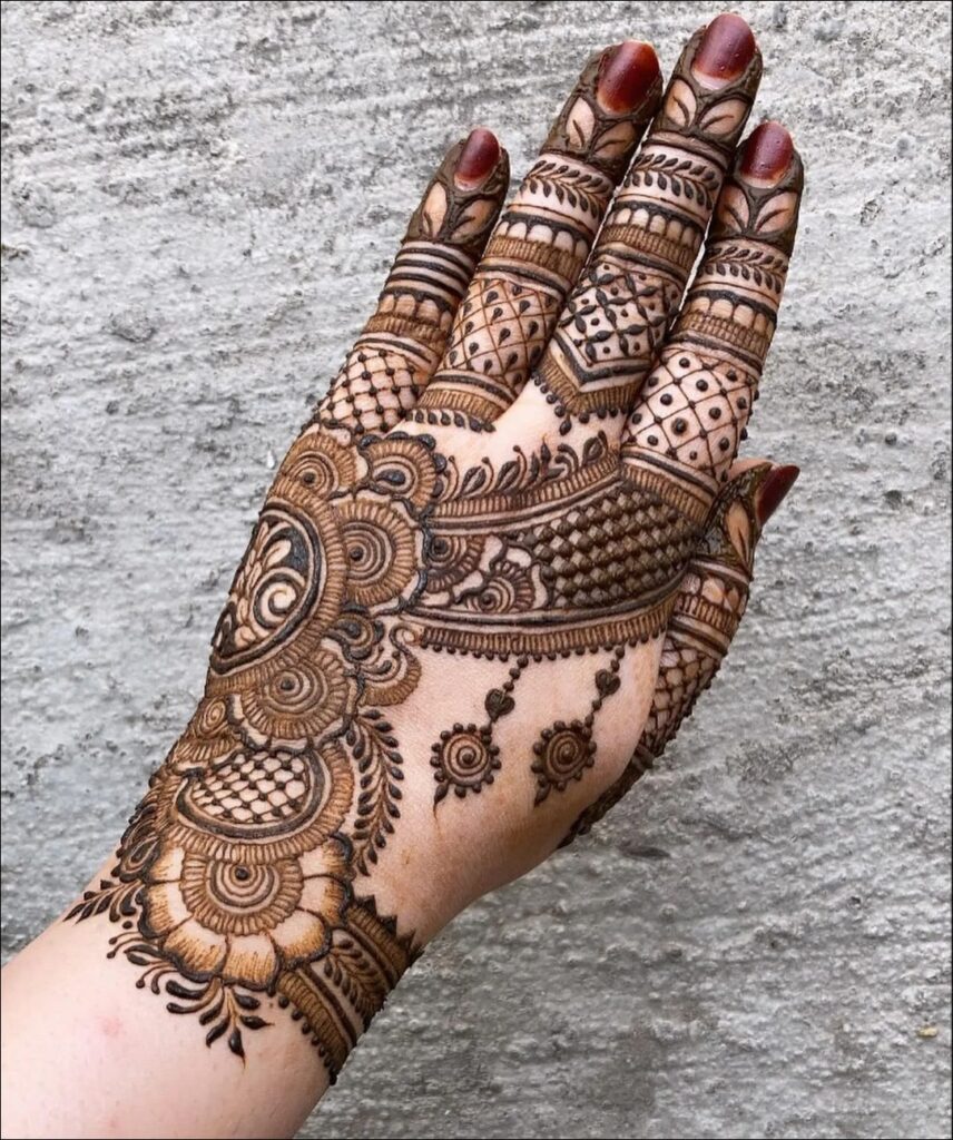 easy back hand mehndi design 17