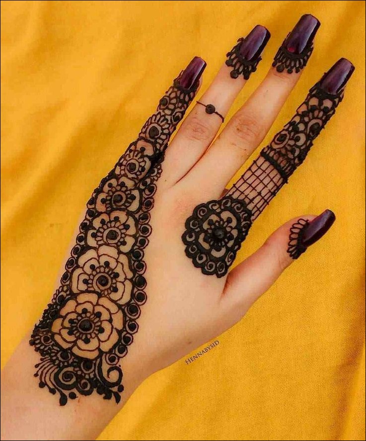 easy back hand mehndi design 3