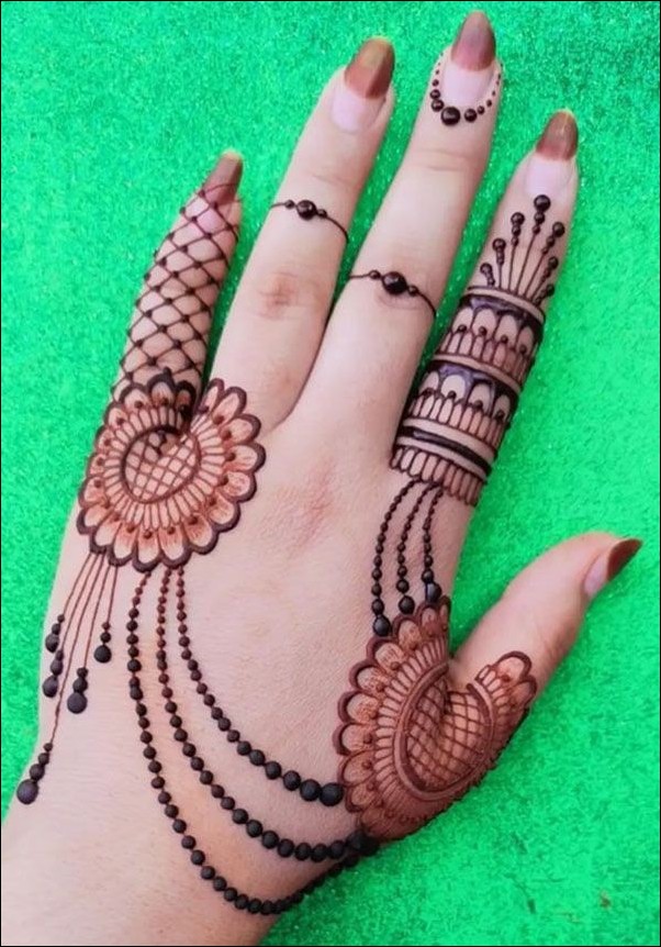 easy back hand mehndi design 7