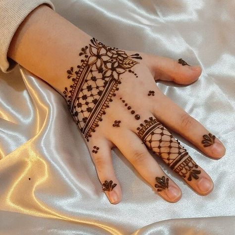 mehndi designs for kids8